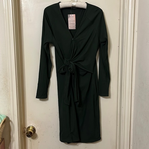 NWT BTFBM army green ribbed long sleeved v neck fashioned wrap dress  Large - Picture 1 of 4